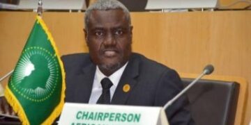 AU, France review means of settling Libyan crisis