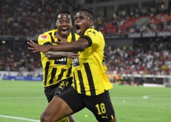 Dortmund stage late comeback to claim 3-1 win at Freiburg