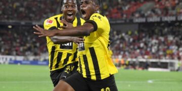 Dortmund stage late comeback to claim 3-1 win at Freiburg
