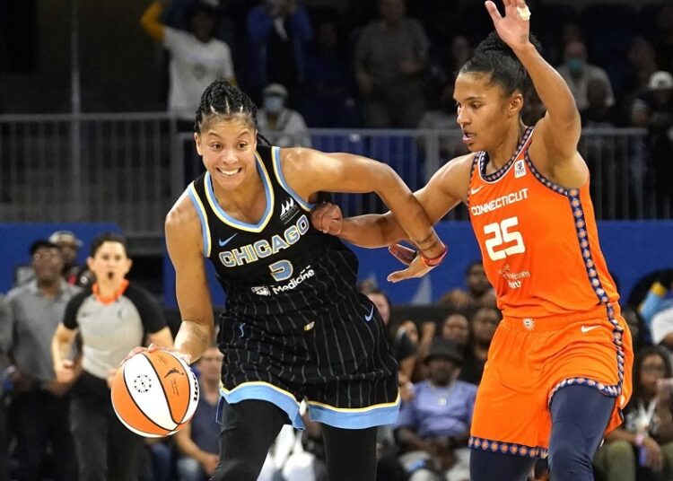 Sun defeats Sky in Game 1 of WNBA semis 1 - Egyptian Gazette Chicago Sky's Candace Parker (L) brings the ball up court as Connecticut Sun's Alyssa Thomas defends during Game 1 of a WNBA basketball semi-final playoff series.