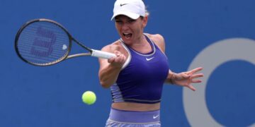 Halep advances in Washington as Murray defeated
