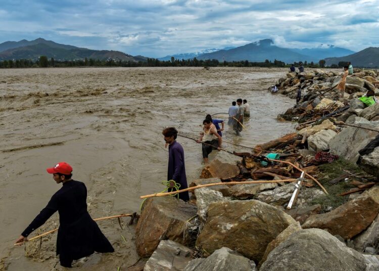 Pakistan orders thousands to evacuate near flood-swollen rivers 2 - Egyptian Gazette Pakistan orders thousands to evacuate near flood-swollen rivers 1 - Egyptian Gazette