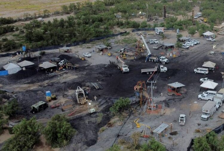 Darkness and debris impede rescue effort at flooded Mexico mine 1 - Egyptian Gazette