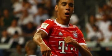 Rampant Bayern obliterate Frankfurt 6-1 in Bundesliga opener