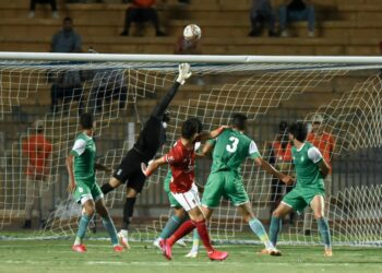 Al-Ahly held to goalless draw by Eastern Company