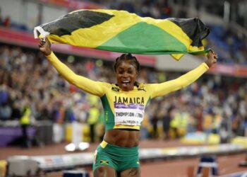 Thompson-Herah wins Commonwealth 100m as Titmus stars in pool