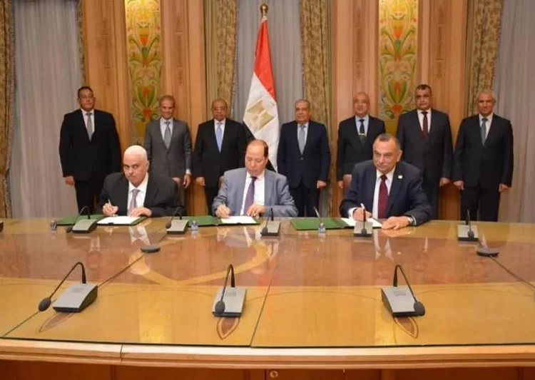 Contract signed to buy 40 electric buses in Alex. 1 - Egyptian Gazette