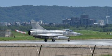 Chinese fighter jets and warships crossed median line, says Taiwan 1 - Egyptian Gazette Chinese fighter jets and warships crossed median line, says Taiwan