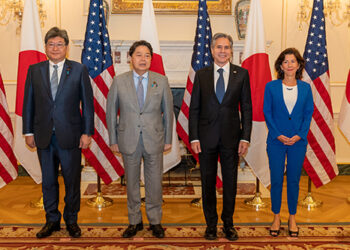 Japan FM meets new South Korean envoy as relations thaw