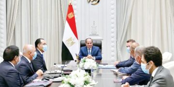 Sisi calls for due focus on qualification of fast electric train system’s human resources