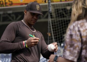 Juan Soto promises to bring ‘good vibes,’ winning to Padres