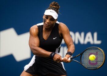 Serena Williams begins US Open bid against Kovinic