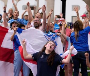 England fans erupt as women's side win Euro 2022 final 6 - Egyptian Gazette