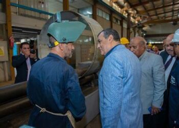 Military production min. inspects Helwan Machinery & Equipment Company