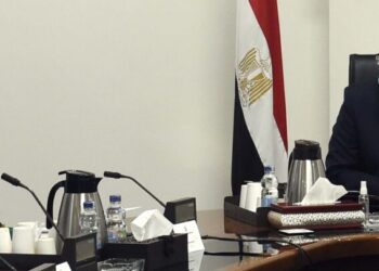 PM discusses operating low-cost flights to promote inbound tourism