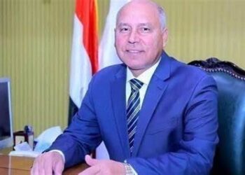 Transport min. witnesses inking document on management, operation of express electric train