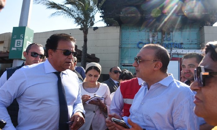 Health min. heads for Alexandria's Carrefour fire scene - Egyptian Gazette