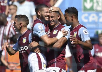 Villa’s Diego Carlos out after rupturing Achilles tendon