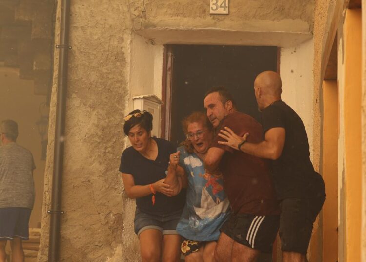 Major wildfire in Spain forces the evacuation of 1,500 1 - Egyptian Gazette