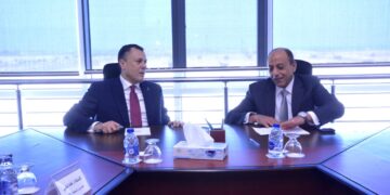 Civil aviation, tourism ministers discuss mechanism to revitalize air traffic in Egypt