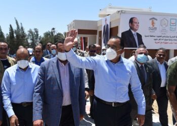 Madbouli inspects projects of governmental complex, family health, youth centres in Wadi El Natroun