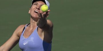Simona Halep wins 3rd National Bank title, needs 3 sets