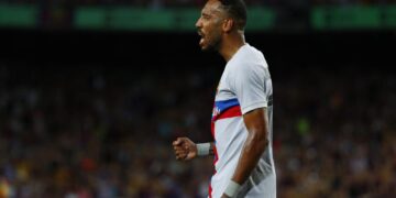 Barcelona forward Aubameyang attacked by robbers at home