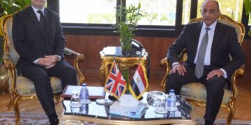 Egypt, Britain discuss boosting co-operation in air transport