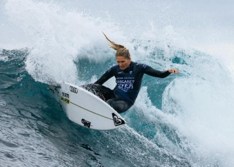 Stephanie Gilmore has clinched her eighth surfing world title beating Carissa Moore in the final.
