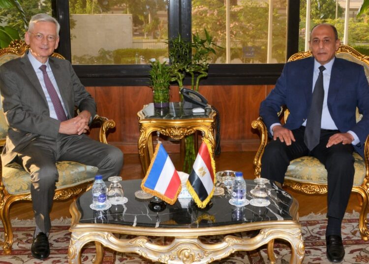 Egypt, France discuss boosting air transportation ties 2 - Egyptian Gazette Egypt, France discuss boosting air transportation ties 1 - Egyptian Gazette
