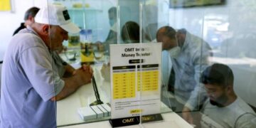 Money transfer firms replace banks in crisis-hit Lebanon 1 - Egyptian Gazette Money transfer firms replace banks in crisis-hit Lebanon