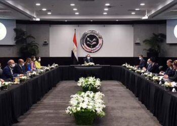 PM follows up on timetable set to implement several projects