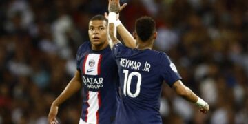 Neymar and Mbappe score as PSG stay top of Ligue 1