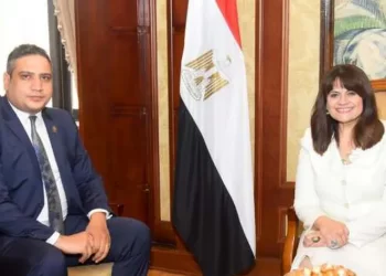 Emigration minister in talks over co-operation with CPYP