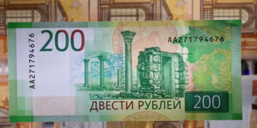 Russian rouble leaps to 8-year high vs euro