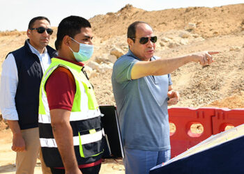 Sisi tours Greater Cairo road projects