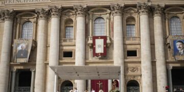 Pope slams treatment of migrants as 2 Italians become saints 1 - Egyptian Gazette Pope slams treatment of migrants as 2 Italians become saints