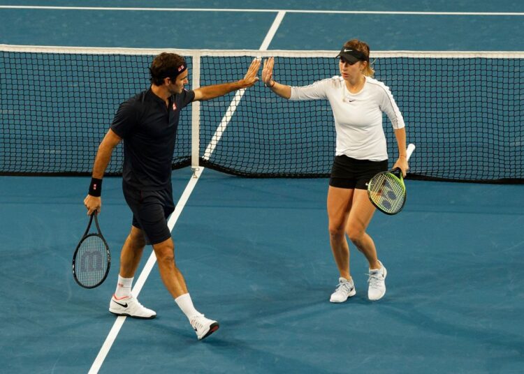 Roger Federer and Belinda Bencic during the 2019 Hopman Cup.
