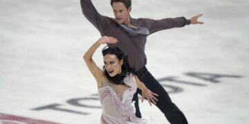 Chock and Bates capture ice dance gold at Skate America