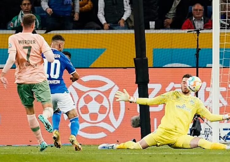 Fullkrug scores late for Bremen to beat Hoffenheim 1 - Egyptian Gazette Hoffenheim's Munas Dabbur (2nd L) shoots past Bremen's goalkeeper Jiri Pavlenka to make it 1:1 during their German Bundesliga match in Sinsheim, Germany.