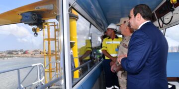 Sisi inspects Tahya Misr maritime dredger