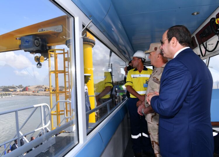 Sisi inspects Tahya Misr maritime dredger 2 - Egyptian Gazette Sisi inspects Tahya Misr maritime dredger 1 - Egyptian Gazette