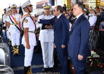 Sisi honours top Police Academy graduates