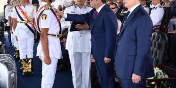 Sisi honours top Police Academy graduates