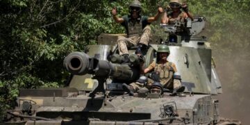 Ukraine encircles thousands of Russian troops at Lyman stronghold