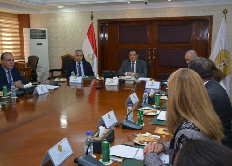 Irrigation min. tells WB experts Egypt working to face limited water resources 1 - Egyptian Gazette