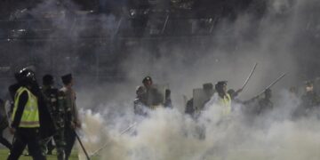 174 dead after fans stampede to exit Indonesian soccer match