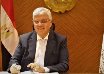 Egypt higher education min. heads for Paris to attend UNESCO meeting