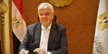 Egypt higher education min. heads for Paris to attend UNESCO meeting