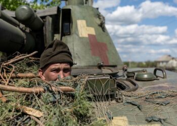 Ukraine says its forces reach Lyman, encircle Russian troops